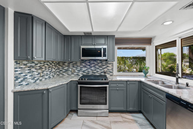 28606 Solon Avenue, Canyon Country CA: https://media.crmls.org/mediaz/bb45c4c2-a7af-48c0-86d5-79e29214713d.jpg