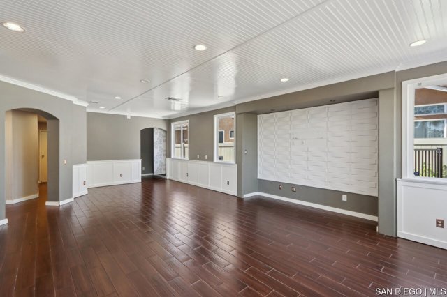 25 Villa Roma, Lake Elsinore CA: https://media.crmls.org/mediaz/bb46015d-8a1c-4efa-9d60-335a176177d6.jpg
