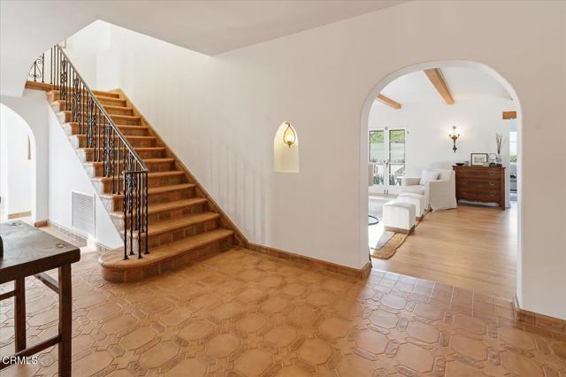 Detail Gallery Image 6 of 69 For 1110 E Mountain St, Glendale,  CA 91207 - 4 Beds | 3 Baths