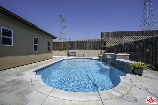 3605 Balvicar Drive, Bakersfield CA: https://media.crmls.org/mediaz/bb46554b-617a-4ab9-8a04-b0d6123058ec.jpg