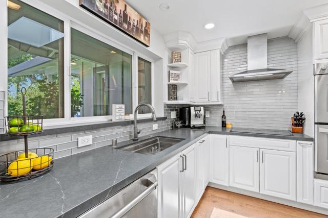 5472 Laura Drive, San Jose CA: https://media.crmls.org/mediaz/bb46f93c-6724-4eb5-8f63-7fb82f589120.jpg