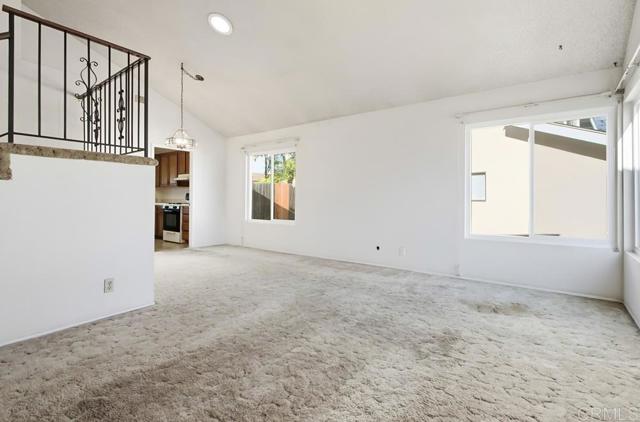 Detail Gallery Image 3 of 33 For 1237 Armstrong Cir, Escondido,  CA 92027 - 4 Beds | 2/1 Baths