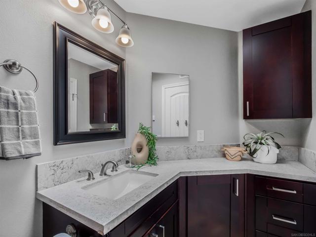 12440 Kestrel St, San Diego CA: https://media.crmls.org/mediaz/bb47d567-90ef-4b2b-91e9-158dc042999a.jpg