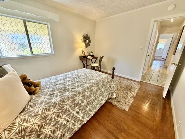 Image 29 of 57 For 574 Lewis Ave