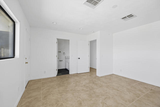 55710 Free Gold Dr Drive, Yucca Valley CA: https://media.crmls.org/mediaz/bb48164d-8cab-4e7c-be1f-a1c91dedafa8.jpg