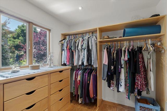 734 Oregon Avenue, San Mateo CA: https://media.crmls.org/mediaz/bb4859dd-3b09-41b2-8ee8-46560dccc5e7.jpg