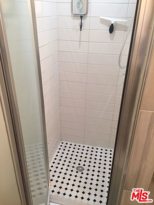 312 S Reeves Drive, Beverly Hills CA: https://media.crmls.org/mediaz/bb49b949-4c46-4aad-92ca-8c5238947cc3.jpg
