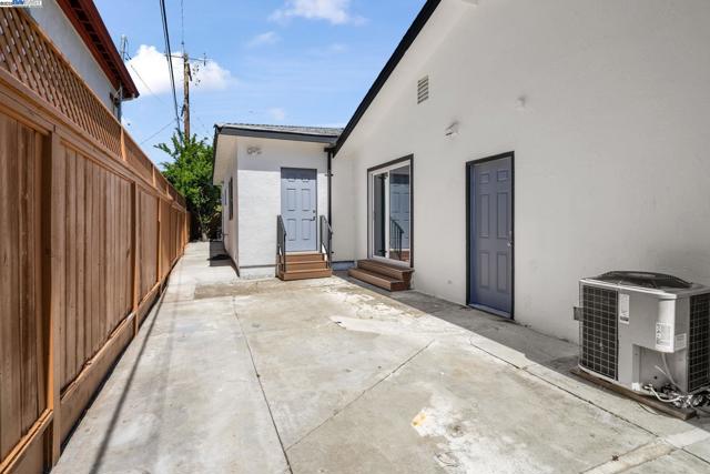 4189 Ogden Dr, Fremont CA: https://media.crmls.org/mediaz/bb49c98b-99d8-4570-b8ea-a301a820a4dc.jpg