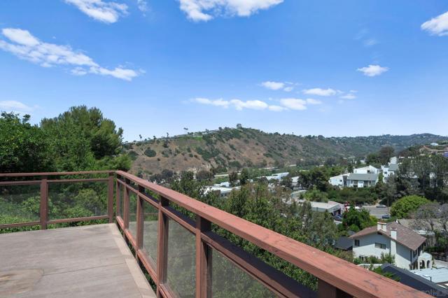 3212 Cadden Ct, San Diego CA: https://media.crmls.org/mediaz/bb4a17a9-0ed7-4337-b5ac-d011b7be82b7.jpg