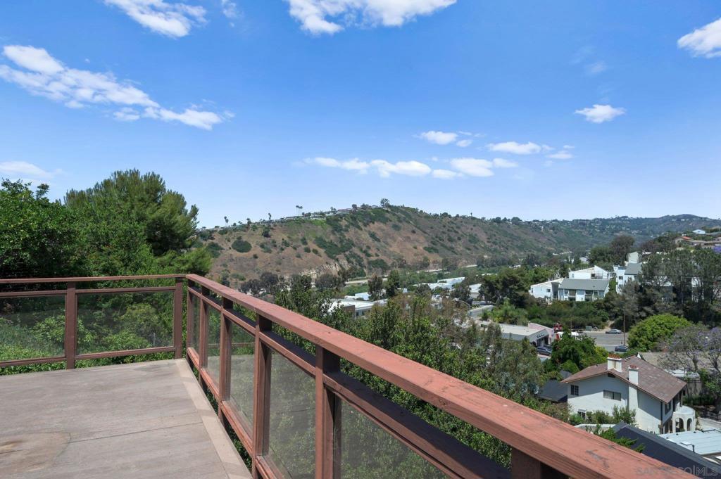 MLS #250031778SD img 38