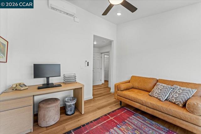 5169 Concord Blvd, Concord CA: https://media.crmls.org/mediaz/bb4a257b-7ea9-4709-baca-477256a6810b.jpg