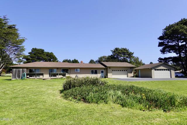 19100 Pacific Drive, Fort Bragg CA: https://media.crmls.org/mediaz/bb4a5c9b-134f-4b61-8113-58224e913045.jpg