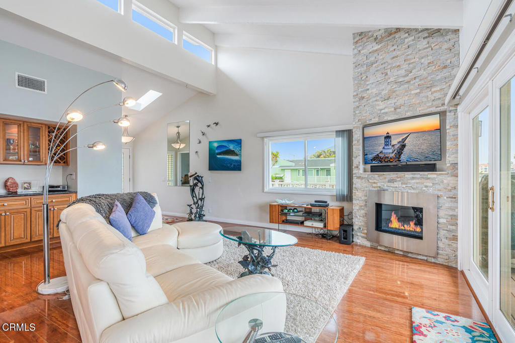 MLS #V1-33354 image #11