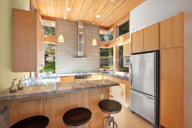 28140 Story Hill Lane, Los Altos Hills CA: https://media.crmls.org/mediaz/bb4c906b-3385-4275-b595-76808a989531.jpg
