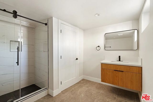 714 W 41st Place, Los Angeles CA: https://media.crmls.org/mediaz/bb4dba79-2069-4492-9393-0ee58de057b6.jpg