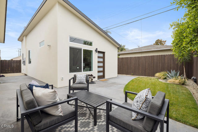 2711 2715 Dawson Avenue, Ventura CA: https://media.crmls.org/mediaz/bb4e0b05-f746-431f-8fbd-6e6818541cce.jpg