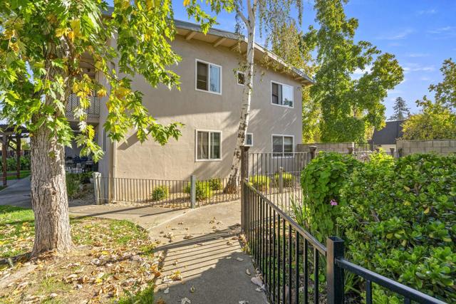 1799 Bradford Way, San Jose CA: https://media.crmls.org/mediaz/bb4e435c-5e2e-4027-bf97-86a1879e8a82.jpg