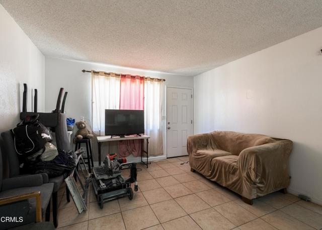 1859 Kentucky Street, Bakersfield CA: https://media.crmls.org/mediaz/bb4e4699-4129-476d-bed9-6f2473ebad18.jpg
