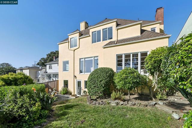 680 Grizzly Peak Blvd, Berkeley CA: https://media.crmls.org/mediaz/bb4e7344-f1e0-4453-b150-2ac9c04878db.jpg