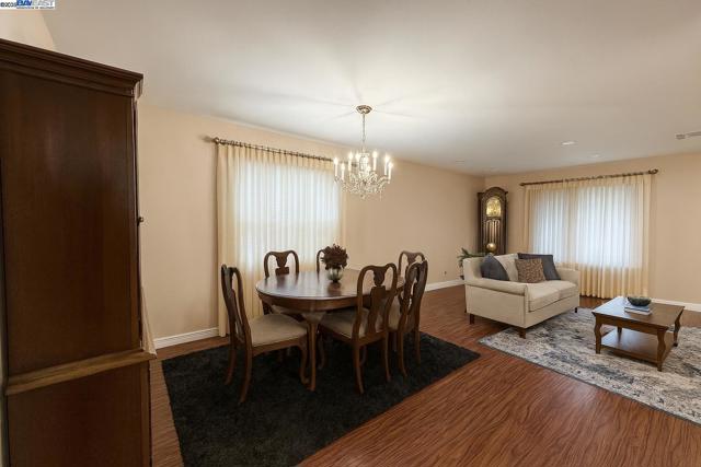 167 Kona Cir, Union City CA: https://media.crmls.org/mediaz/bb4f176b-fc45-4eab-9a04-8fc0b9908972.jpg