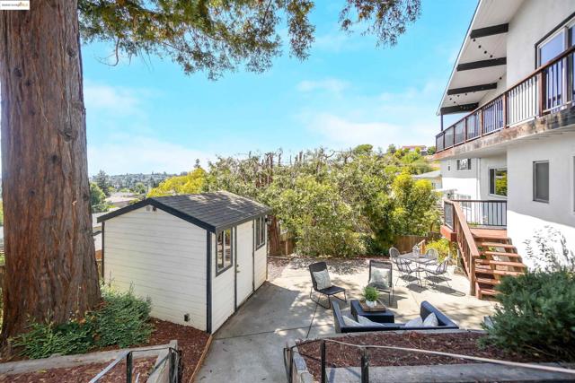 4329 Lawrence Dr, Castro Valley CA: https://media.crmls.org/mediaz/bb4f618e-f59b-43e6-ba81-09d9da0e87f1.jpg