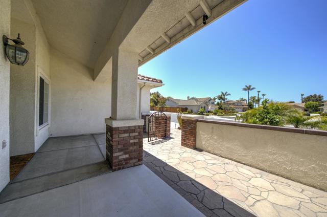 Detail Gallery Image 2 of 25 For 5110 Wisteria Drive, Oceanside,  CA 92056 - 4 Beds | 2/1 Baths