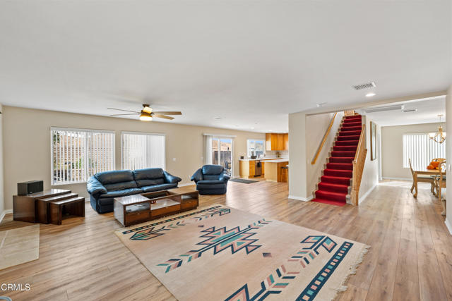 32650 The Old Road, Castaic CA: https://media.crmls.org/mediaz/bb4f7737-ca04-4e24-b2fc-0cbca72ee603.jpg