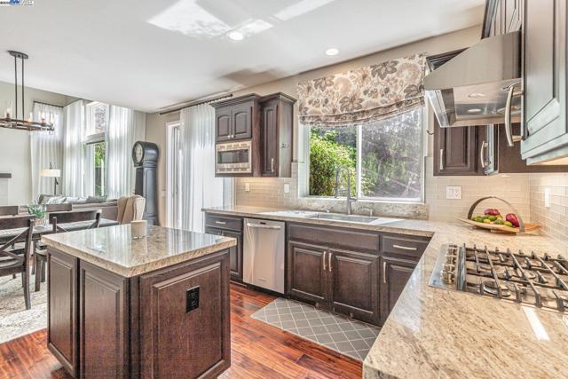 2460 Magnolia Way, Morgan Hill CA: https://media.crmls.org/mediaz/bb4fe47e-f42e-4d54-b4fe-a8dbf50ec80e.jpg