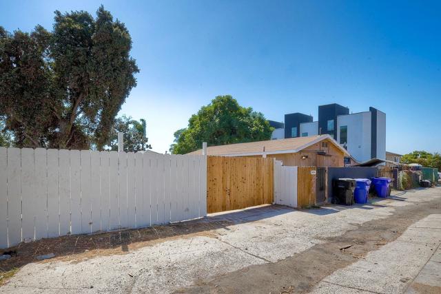 2680 L St, San Diego CA: https://media.crmls.org/mediaz/bb5013f7-0a23-4ca1-bea3-4e74ea7dad46.jpg