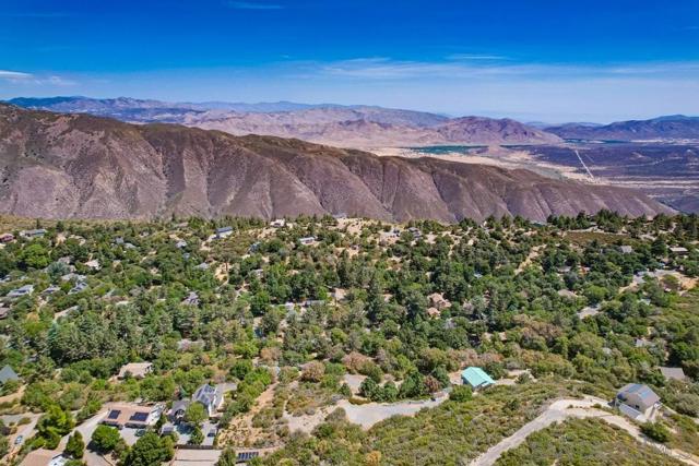 753 Ridgewood Dr, Julian CA: https://media.crmls.org/mediaz/bb506c39-45b9-4d4b-a52d-b795d19a0bab.jpg