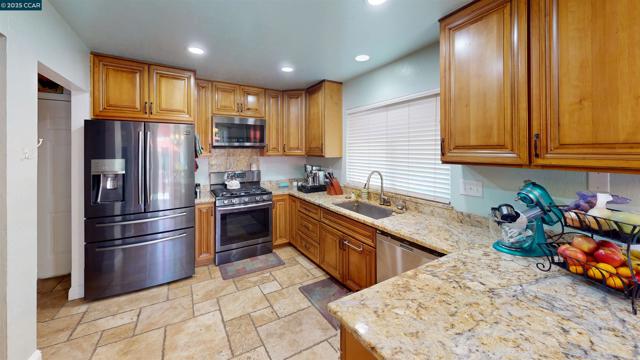 1400 Wildcat Way, Oakley CA: https://media.crmls.org/mediaz/bb50956e-53b8-4f1f-9fef-abdccdeea92d.jpg