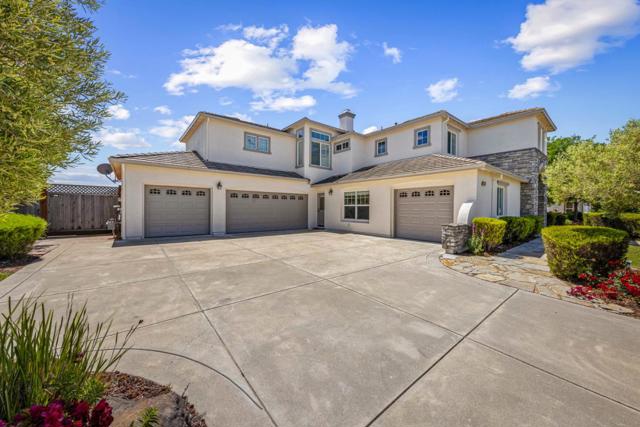 531 Via Vaquero Sur, San Juan Bautista CA: https://media.crmls.org/mediaz/bb517074-91ae-4886-acee-01c754f06473.jpg