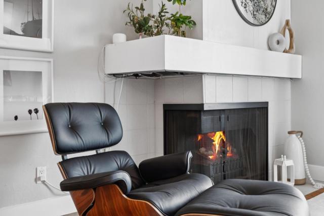 2101 Shoreline Drive, Alameda CA: https://media.crmls.org/mediaz/bb5175d1-27a0-42ff-bb17-e2611bba9102.jpg