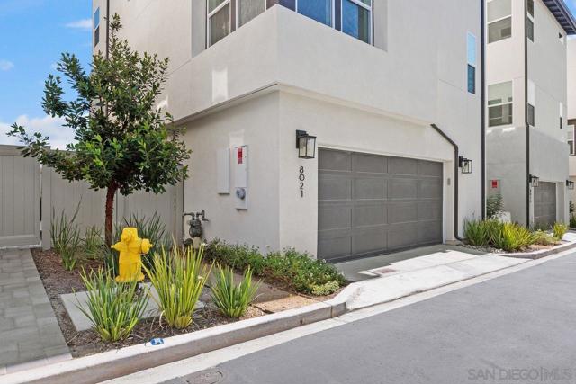 8021 Rubicon, San Diego CA: https://media.crmls.org/mediaz/bb518705-9ab1-4428-bd66-186236d12a76.jpg