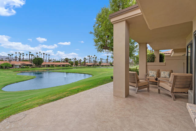 38678 Dahlia Way, Palm Desert CA: https://media.crmls.org/mediaz/bb519801-e7dd-4ad3-a787-96f34aa6627e.jpg