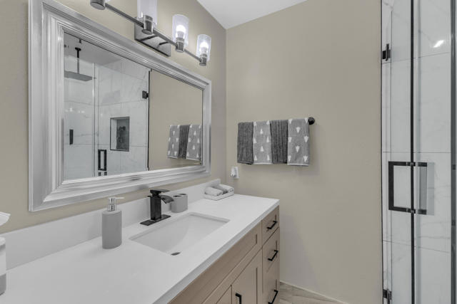 5803 Los Santos Drive #19, Palm Springs, CA 92264
