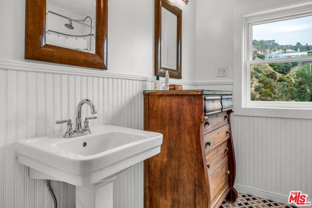 8181 Gould Avenue, Los Angeles CA: https://media.crmls.org/mediaz/bb51d4bc-5afa-4535-8ca3-120de22eaca8.jpg