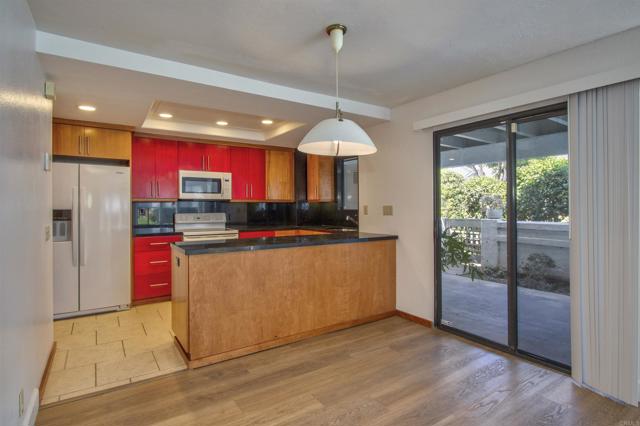 Detail Gallery Image 4 of 20 For 534 via De La Valle, Solana Beach,  CA 92075 - 2 Beds | 2 Baths