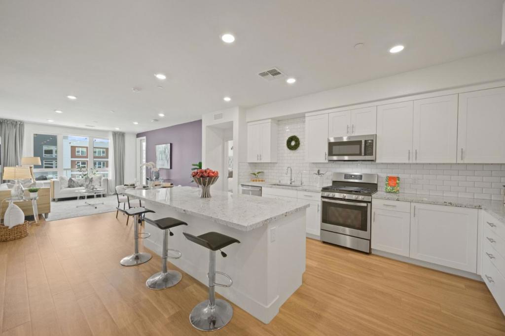 5925 Charlotte Drive #319