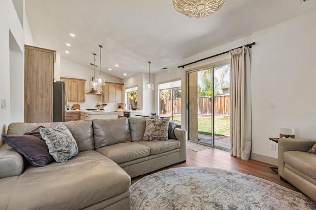 15202 Monticello Way, Morgan Hill CA: https://media.crmls.org/mediaz/bb520e1c-9a24-4de6-a670-94e2d3e4af05.jpg