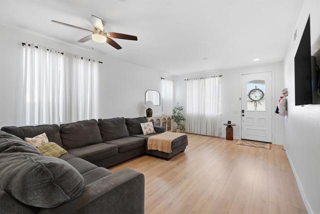 Detail Gallery Image 6 of 52 For 38538 Tranquila Ave, Murrieta,  CA 92563 - 4 Beds | 2/1 Baths