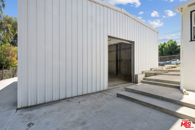 3710 Fletcher Drive, Los Angeles CA: https://media.crmls.org/mediaz/bb53ab76-bb50-4081-8dbd-9d5917288b14.jpg
