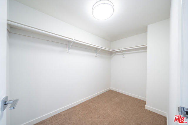 5941 Barton Avenue, Los Angeles CA: https://media.crmls.org/mediaz/bb53dad3-32b0-40b4-b820-d0b6ee2658e5.jpg