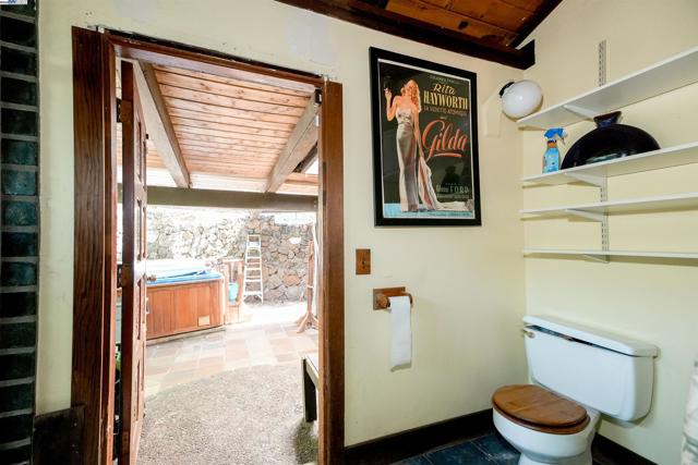 21 Red Rock Way, San Rafael CA: https://media.crmls.org/mediaz/bb53dcfb-ca6c-4adc-8904-8b37a350d8ef.jpg