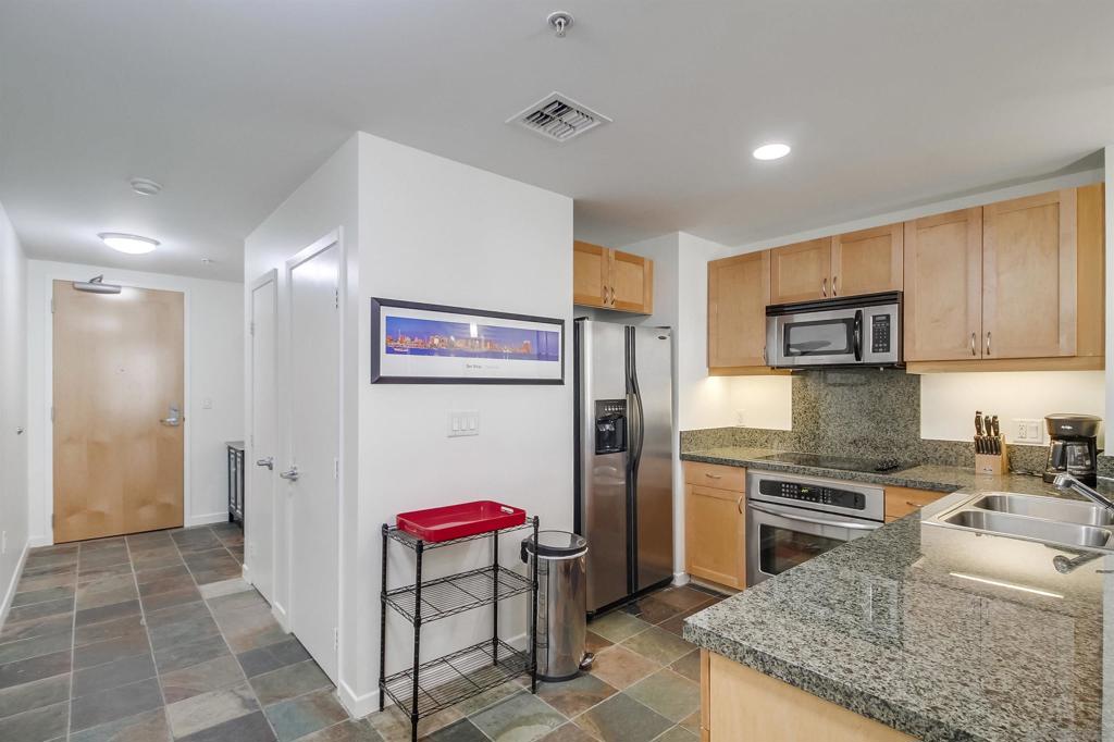 1150 J - photo 10