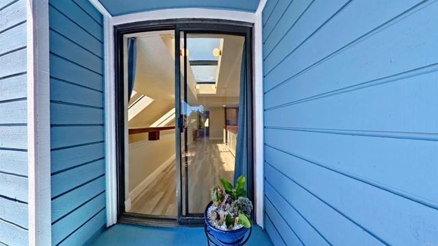2618 Unicornio Street, Carlsbad CA: https://media.crmls.org/mediaz/bb557487-a32e-47b9-81a3-512ec43a773b.jpg