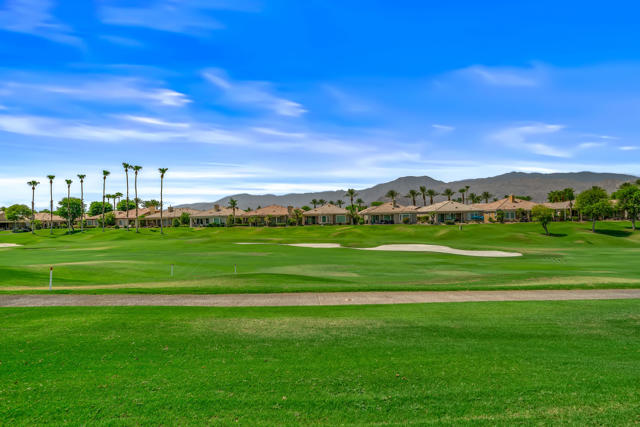 44591 S Heritage Palms Drive, Indio CA: https://media.crmls.org/mediaz/bb56b41e-d2b4-49ba-b963-c62c96de0f59.jpg