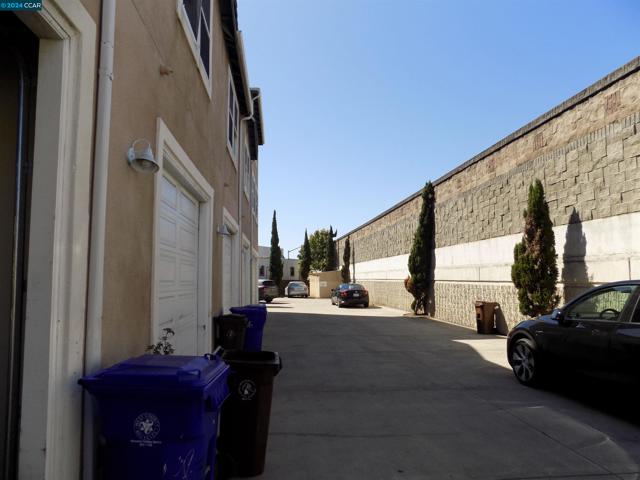 driveway to garages