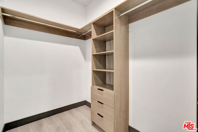 19513 Cantara Street, Reseda CA: https://media.crmls.org/mediaz/bb57e6de-4e20-4064-9c27-025042f075e6.jpg