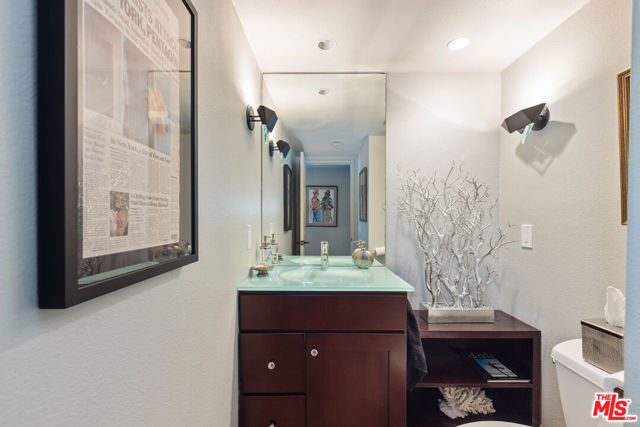 13082 Mindanao Way, Marina del Rey CA: https://media.crmls.org/mediaz/bb582d48-c291-4df2-bd3d-636428152120.jpg
